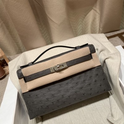 hermes mini kelly Pochette 21cm 一代 南非KK鸵鸟皮ostrich 8F锡器灰 银扣(鸵鸟皮爱马仕kelly) 上身图