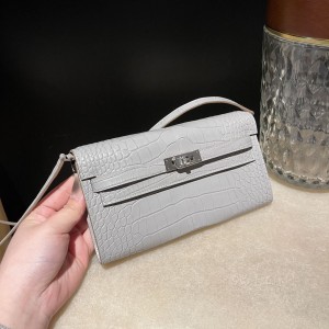 hermes kelly to go Alligator美洲鳄鱼皮 Matte雾面 80珍珠灰内拼89黑色 银扣(hermes鳄鱼皮包) 价格