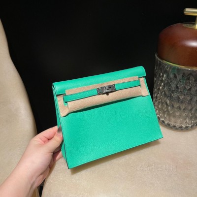 hermes kelly Danse 跳舞包 <strong>Evercolor</strong>皮 0Z漫画绿 银扣(hermes kelly包价格)