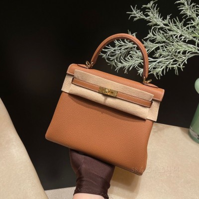 hermes kelly 25cm 凯莉包 <strong>togo</strong>皮 37金棕 金扣(爱马仕凯莉包25和28哪个好)