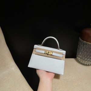 hermes mini kelly 19cm 二代 山羊皮Chevre T0雾霾蓝 金扣(爱马仕羊皮好还是牛皮好)