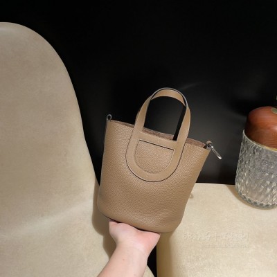 hermes In the loop 猪鼻子菜篮子 TC Clemence皮拼<strong>Swift</strong>皮  D0 威马犬(爱马仕猪鼻子设计理念) 尺寸