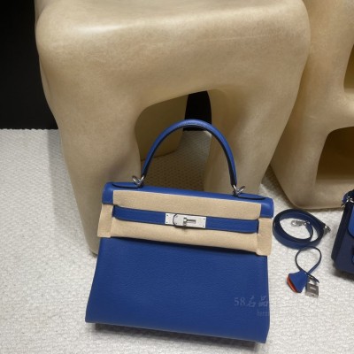 hermes kelly 28cm 凯莉包 <strong>Evercolor</strong>皮 71法国蓝内拼火焰93橙色 银扣(爱马仕凯莉包哪个颜色最经典)